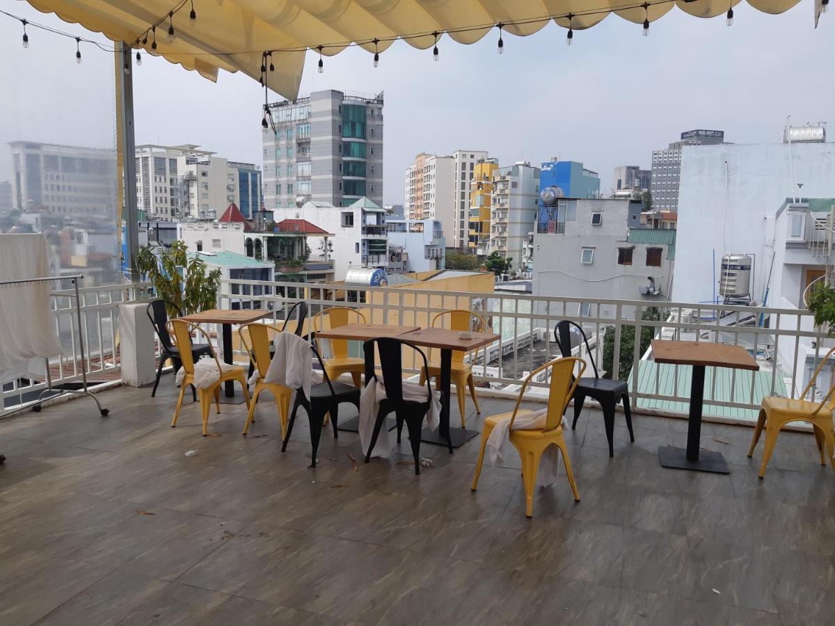 Yelo Hostel & Cafe Хошимин Экстерьер фото