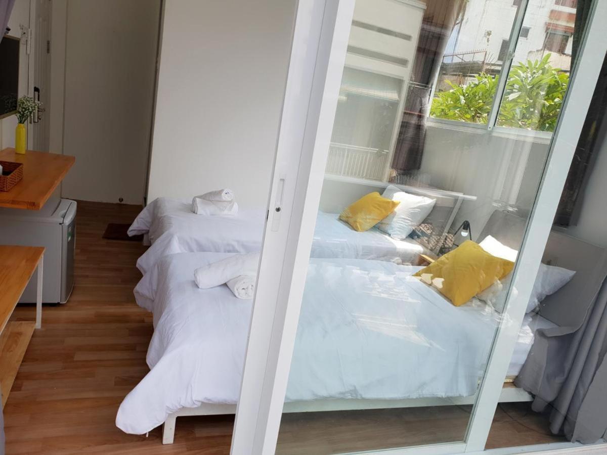 Yelo Hostel & Cafe Хошимин Экстерьер фото